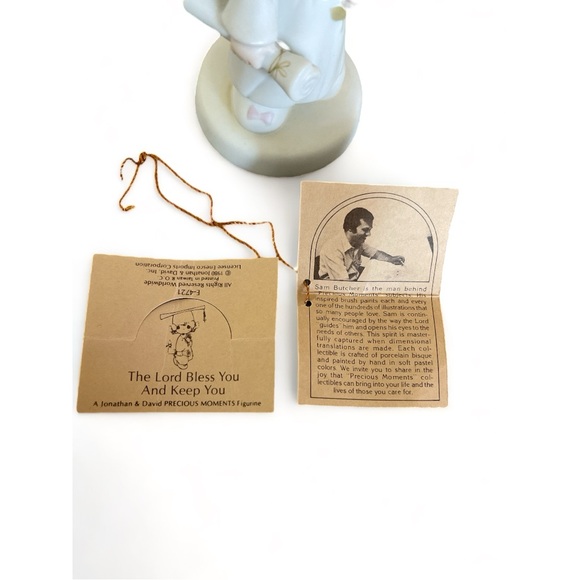 🎓Vintage Precious Moments Girl Graduate Figurine - NEW IN BOX - Picture 5 of 7